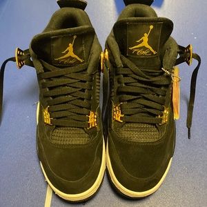 Air Jordan 4 Royalty